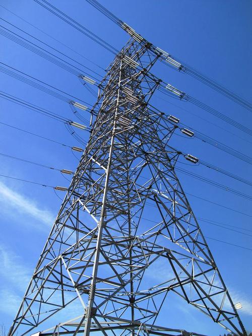 为了安全,高压线路通常采用绝缘导线?对吗?