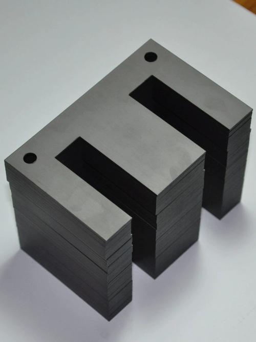 变压器铁芯宽114mm,高96,厚50mm。功率有多大? 变压器铁芯宽114mm,高96,厚50mm。功率有多大?